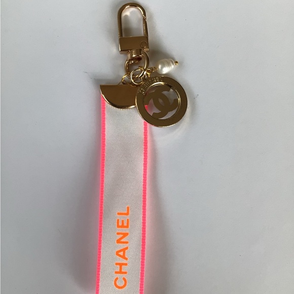 Designer Charm - Picture 3 of 5